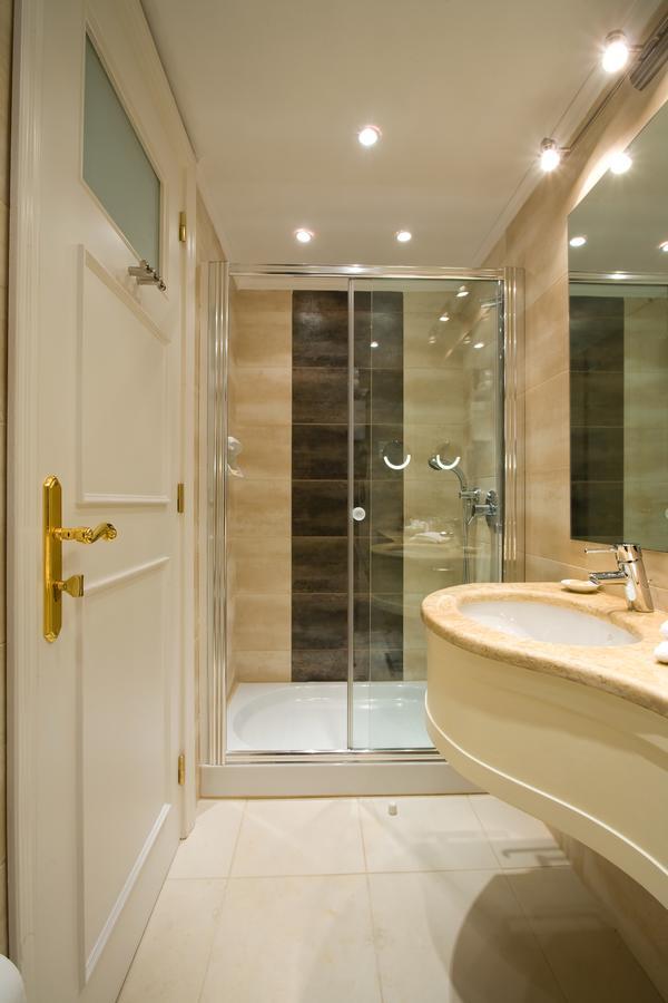 Andria Suites Andros Town Bagian luar foto